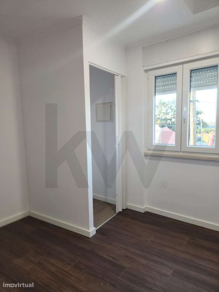 Moradia T2 totalmente remodelada-7