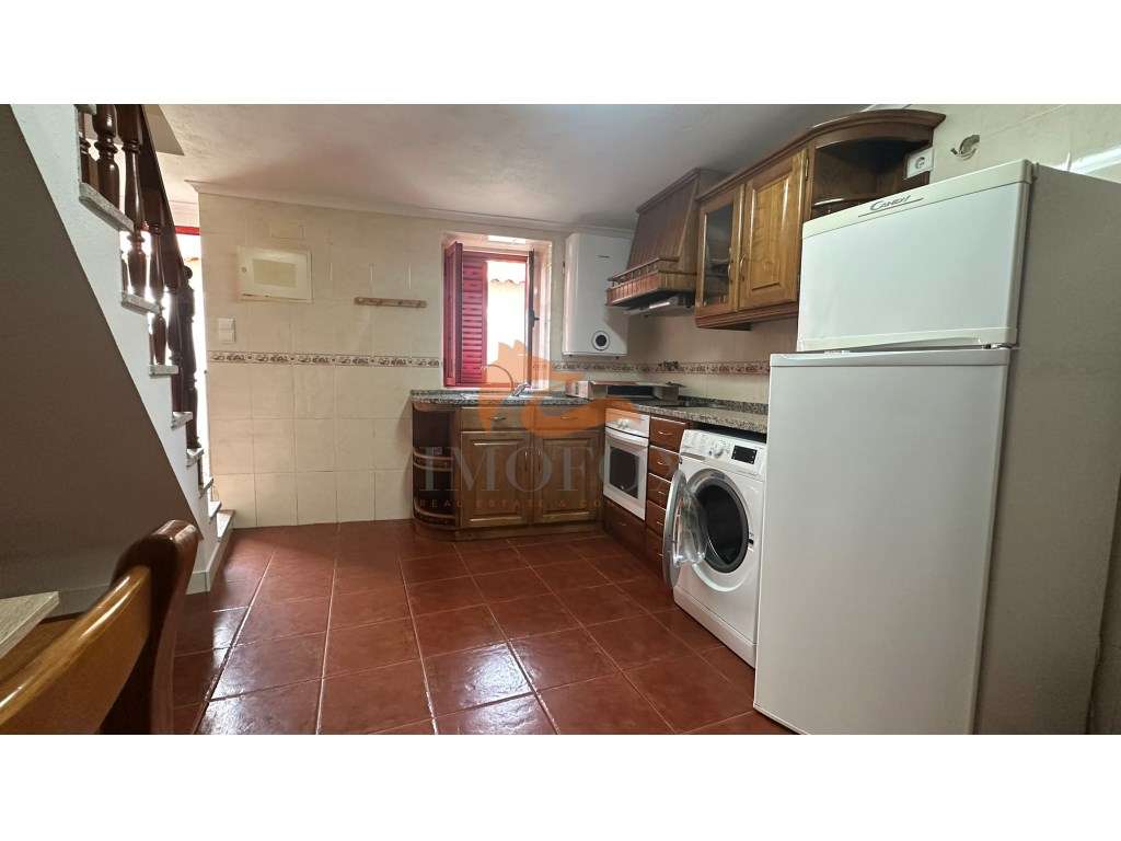 Moradia pronta a habitar localizada na Vila de Avô - Documentação c...-3