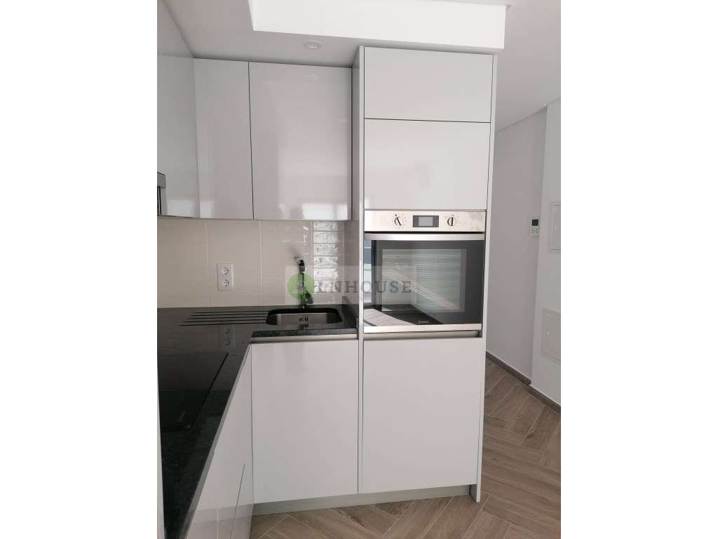 Apartamento de tipologia T1 novo a 250 m da praia de Monte Gordo.-7