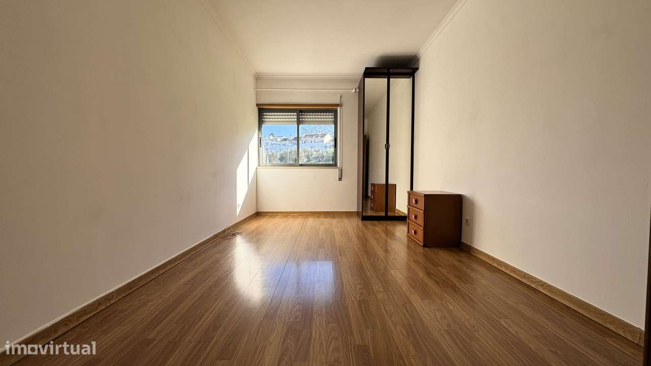 T2 Luminoso com Salamandra e Garagem em Zona Tranquila - Grande imagem: 5/13