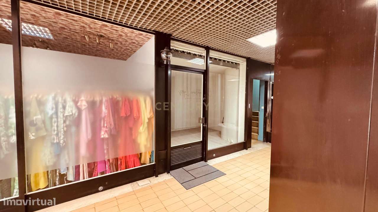 Magnífica Loja na Foz do Douro – Avenida do Brasil, junto ao mar - Grande imagem: 2/17