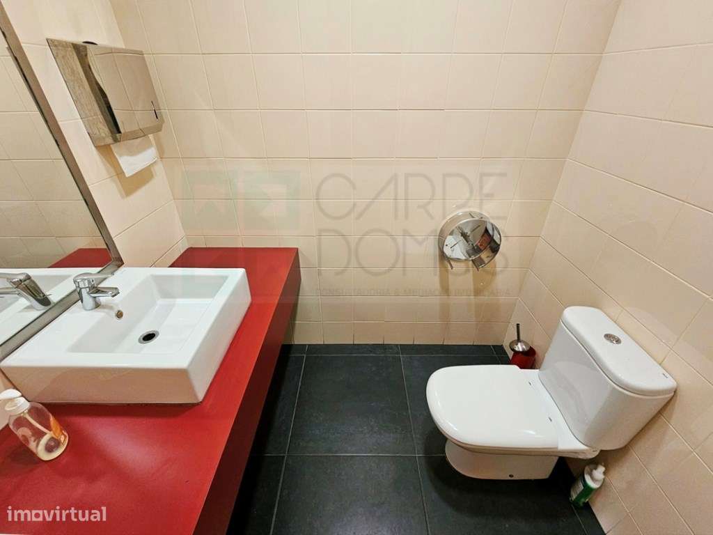 Espaçoso e funcional escritório com 600m2, em Carnaxide, Oeiras-39