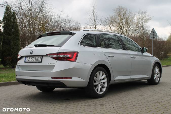 Skoda Superb 2.0 TDI Style - 18