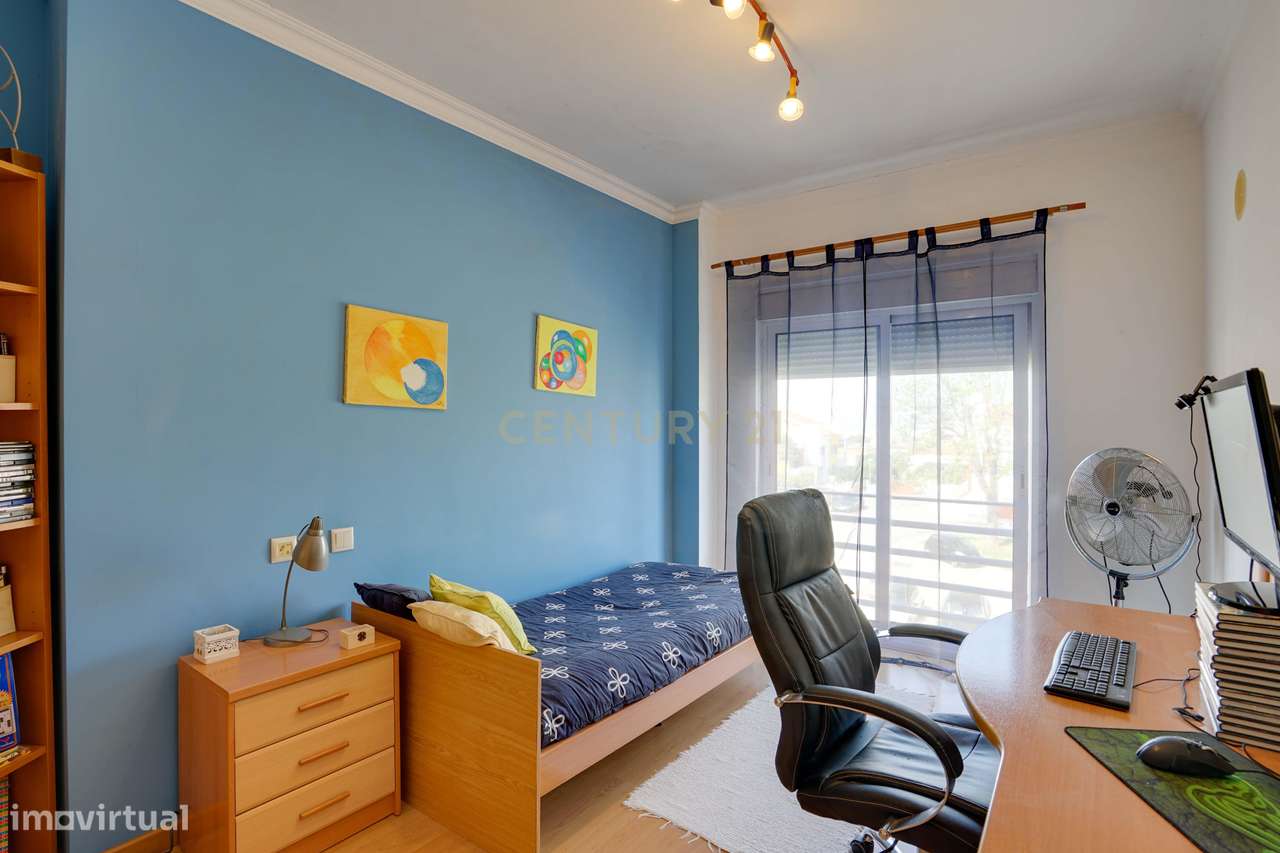 Apartamento T3 Excelentes áreas-17