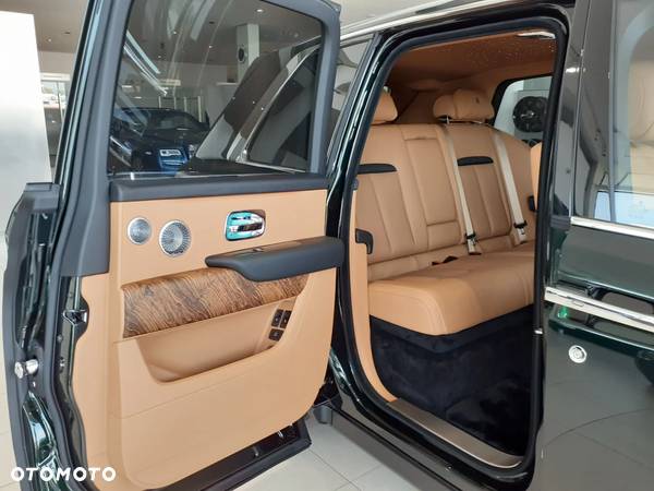 Rolls-Royce Cullinan - 5