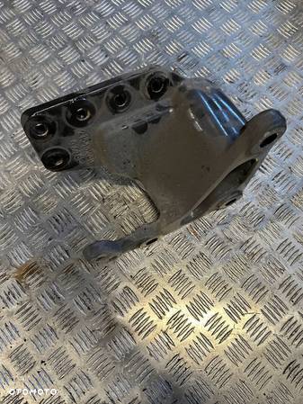 MOCOWANIE ŁAPA KOLUMNY VOLVO FL 250 EURO 6 RENAULT MIDLUM 19,5 OE 21543230 - 2