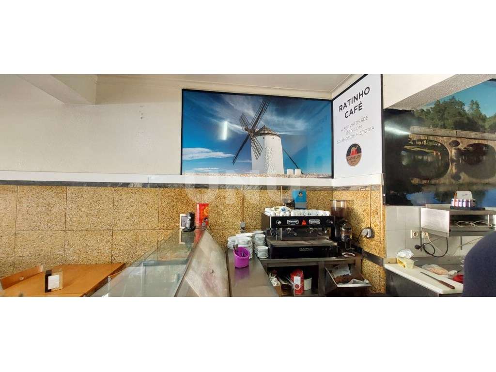 Café/Restaurante com História em Cavadas-13