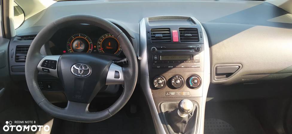 Toyota Auris 1.4 D-4D Luna - 10