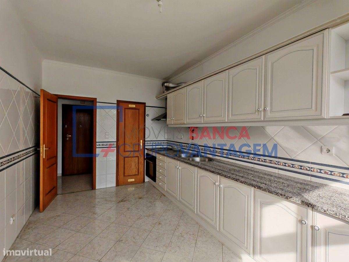 APARTAMENTO T4 SANTARÉM - Grande imagem: 2/14
