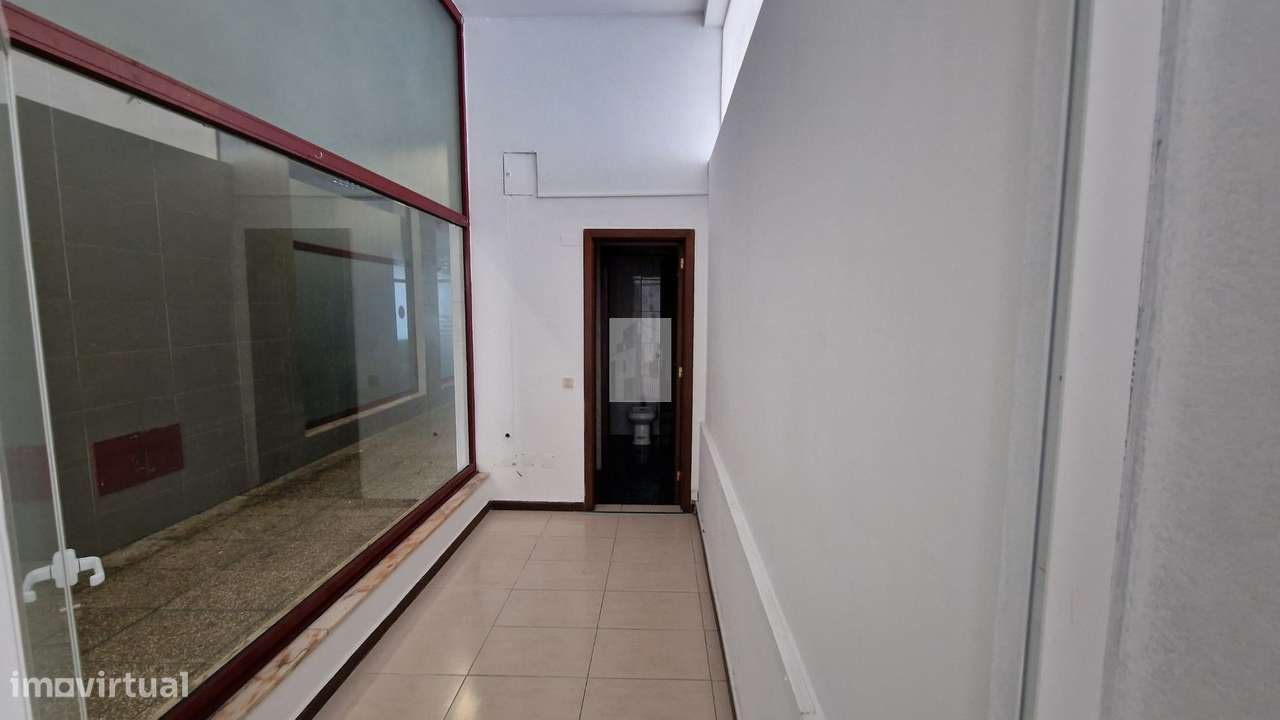 Loja – Boa Luminosidade - Grande imagem: 4/23