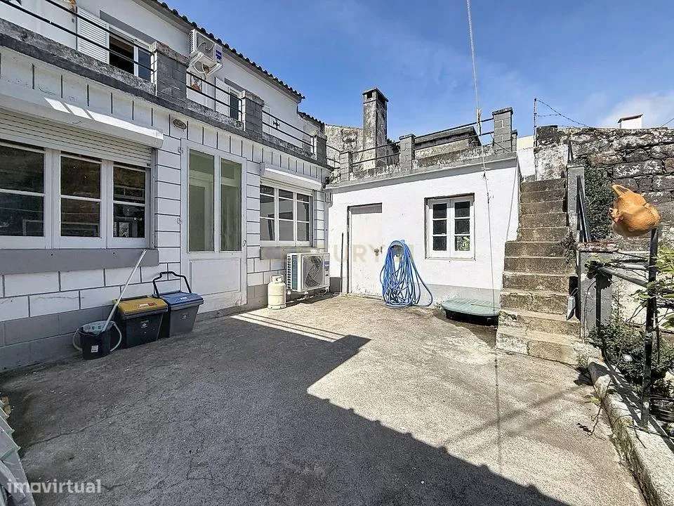 Moradia Única na Vila da Povoação – Um Verdadeiro Miradouro!-20