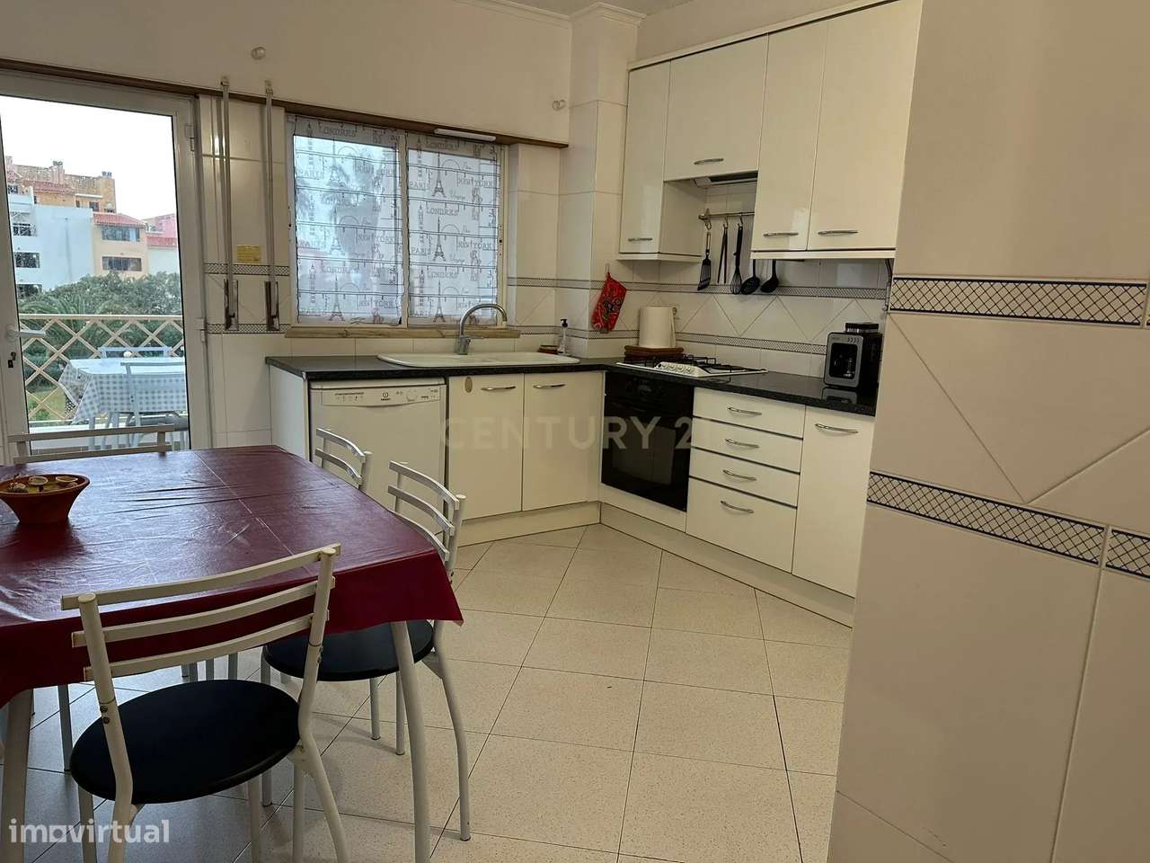 Magnífico apartamento T2 com Piscina e vista mar no coração de Albufei-15