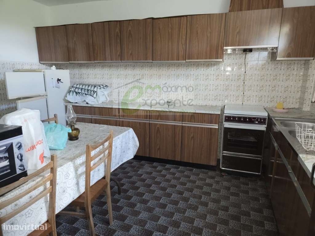 Oportunidade Única: Moradia T3 com Grande Potencial para reabilitar...-10