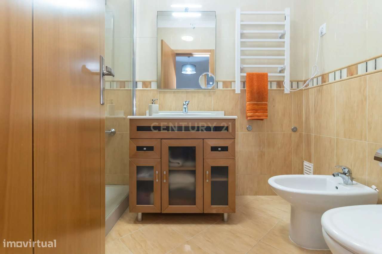 Moradia T3 com Piscina e Excelentes Áreas nos Foros de Amora-27