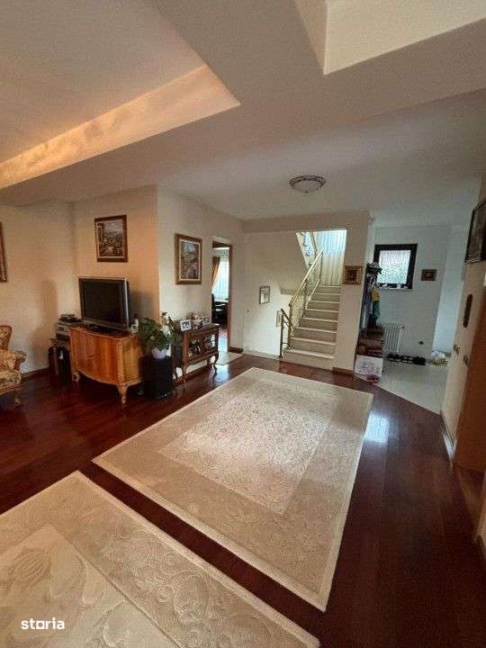 OPORTUNITATE! Casa cu 6 camere,300MP,Teren 1100mp,Finisaje LUX - Imagine principală: 5/19