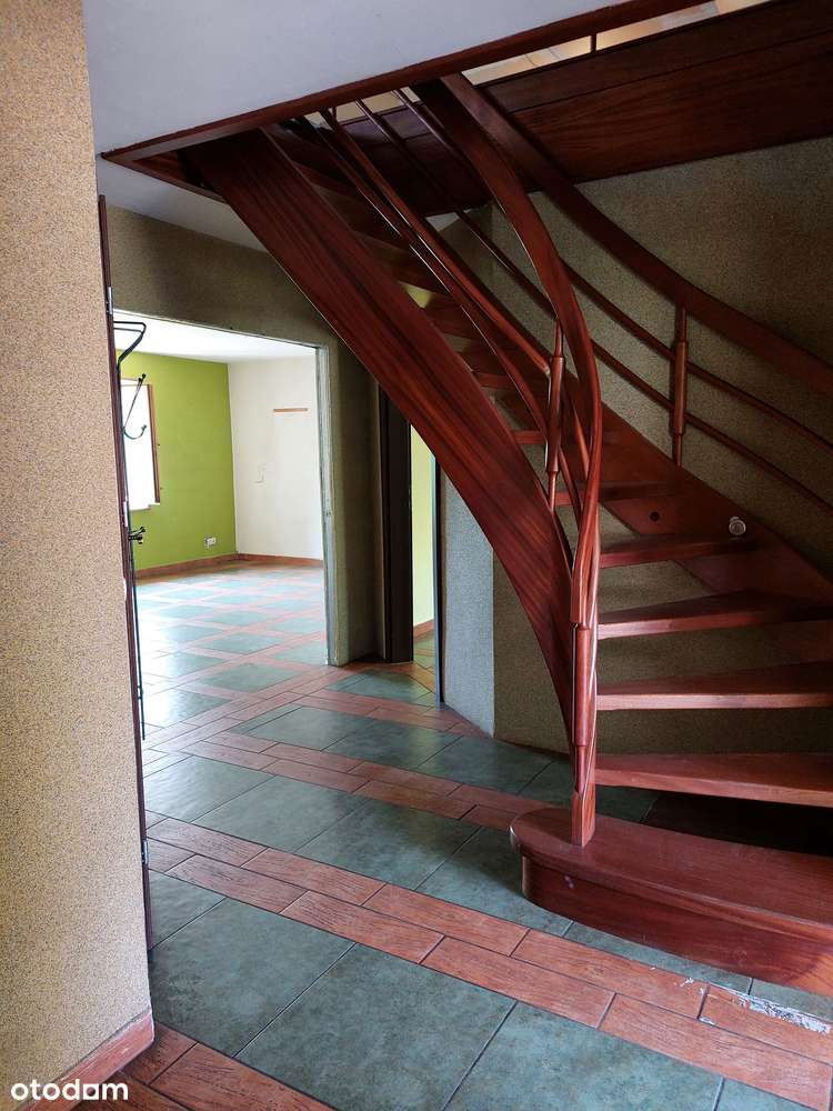 Dom wolnostojący stylizowany na dworek  225 m2 na działce 1100 m2.-17