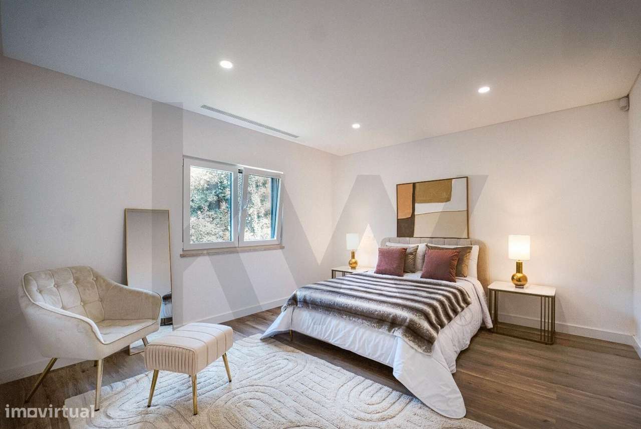 Moradia Exclusiva na Aroeira – 3 Quartos, Piscina e Jardim com Árvores - Grande imagem: 3/19