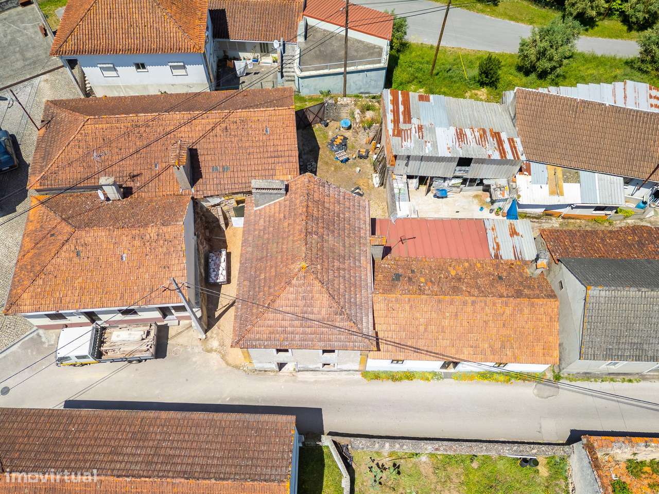 Moradia para Recuperar - Grande imagem: 4/8