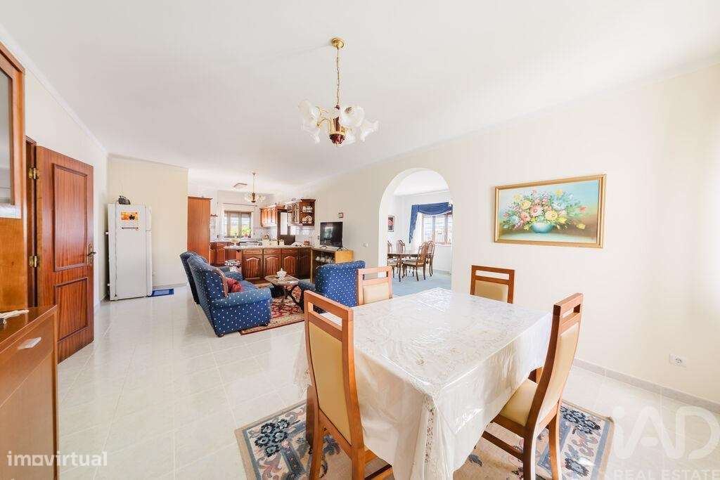 Casa tradicional T6 em Foz do Arelho de 374,00 m2 - Grande imagem: 2/29