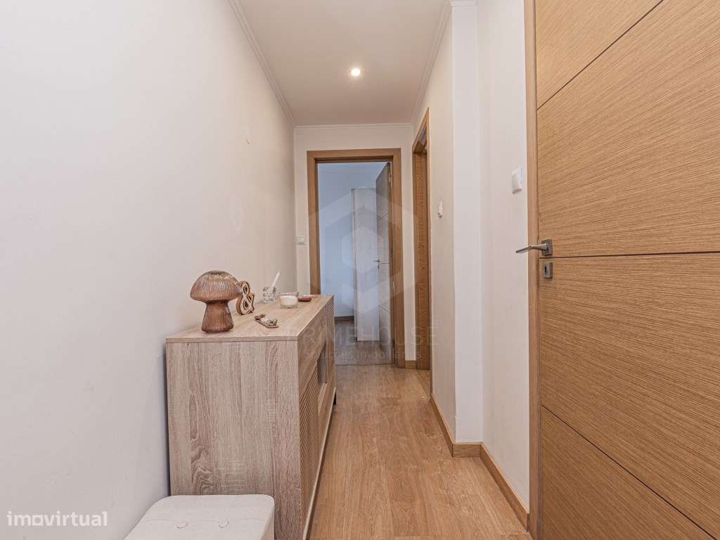 Apartamento T2 - Torre da Marinha-11