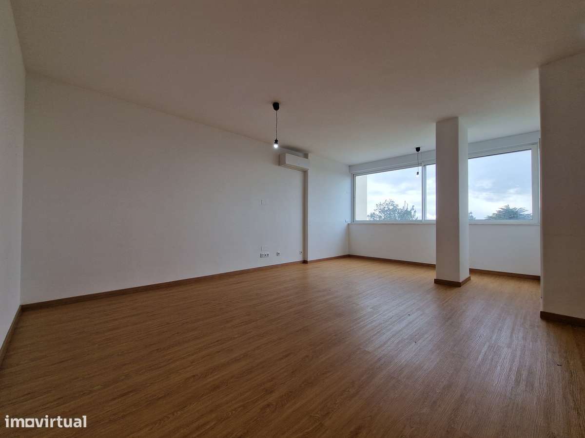 Apartamento T2 com Vista Rio e Estacionamento – Restelo - Grande imagem: 4/28