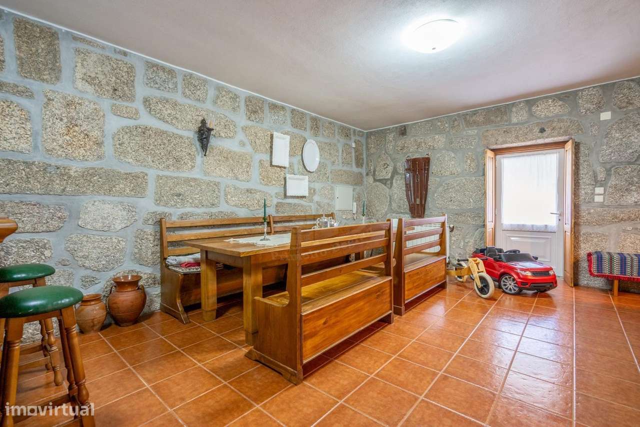 Quinta com Vinha Produtiva e Potencial Turístico junto ao Gerês-36