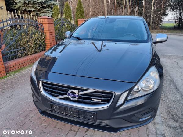 Volvo S60 D2 R-Design - 12