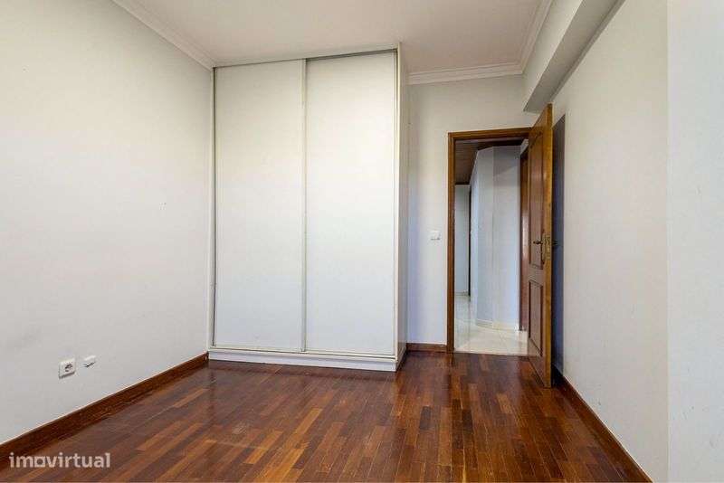 Apartamento T3 Santa Marta do Pinhal. - Grande imagem: 5/12