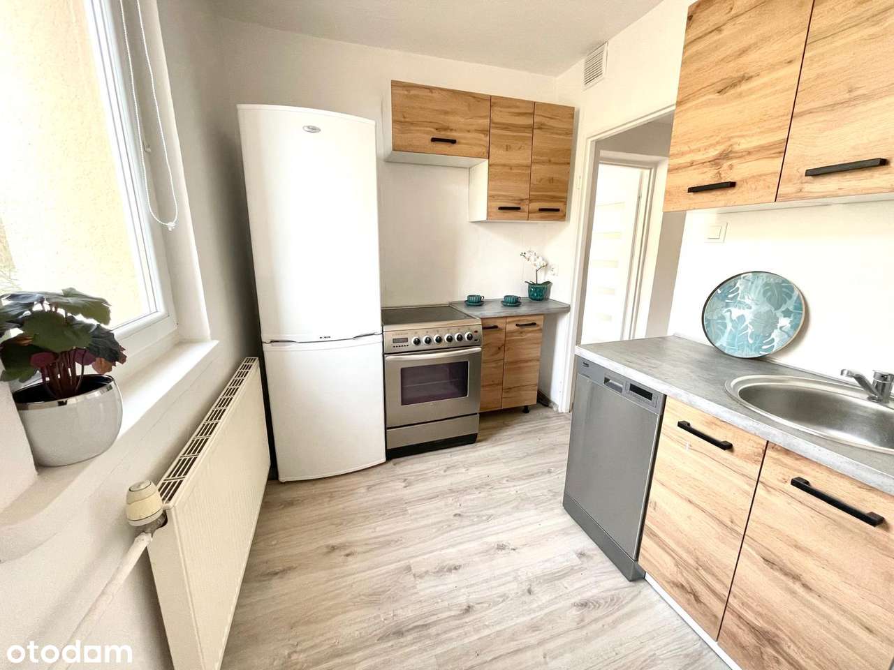 Dwupokojowe mieszkanie w cichej okolicy, umeblowane-0