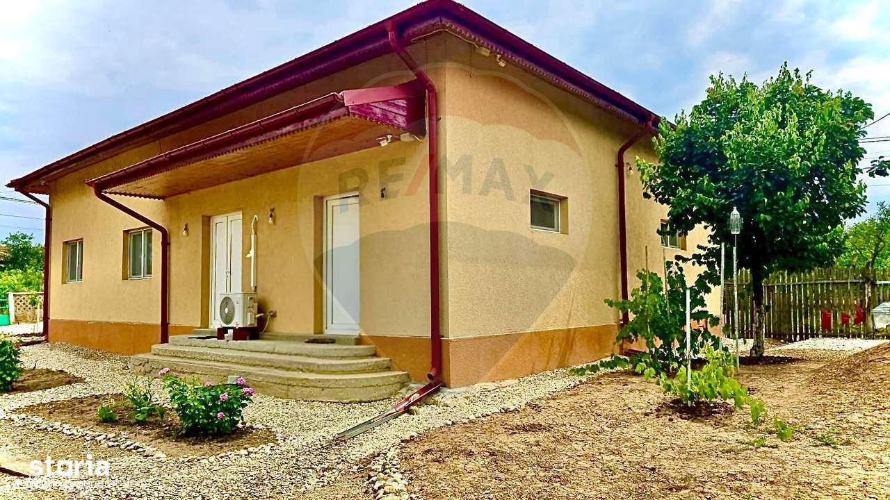 Casă Cu 4 Camere De Vanzare - Imagine principală: 3/8