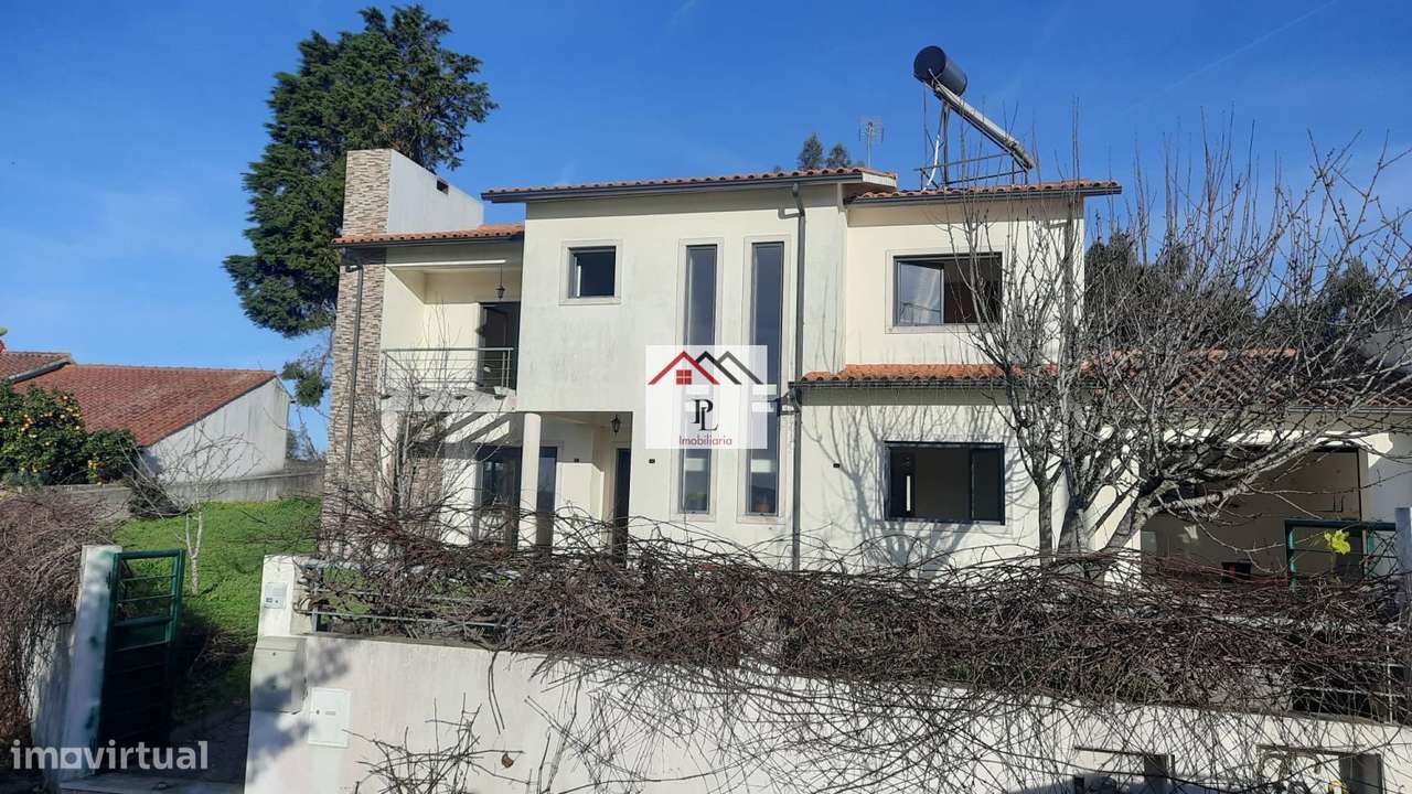 Moradia  T4 isolada inserida num lote de 700m2 em Penela  (V907MS)-6