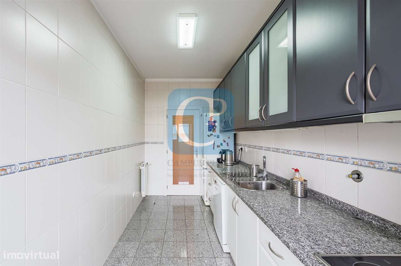 Apartamento T2 com lugar de garagem de arrumos nos Caulinos-10
