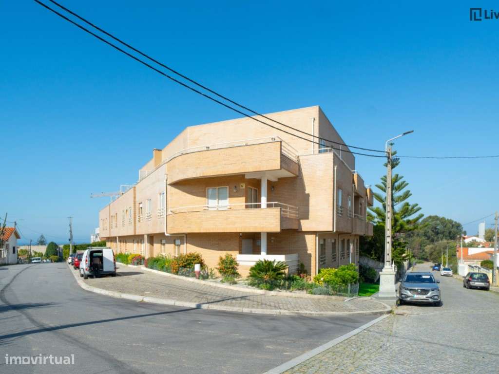 T2 com Amplo Terraço em Gulpilhares-24