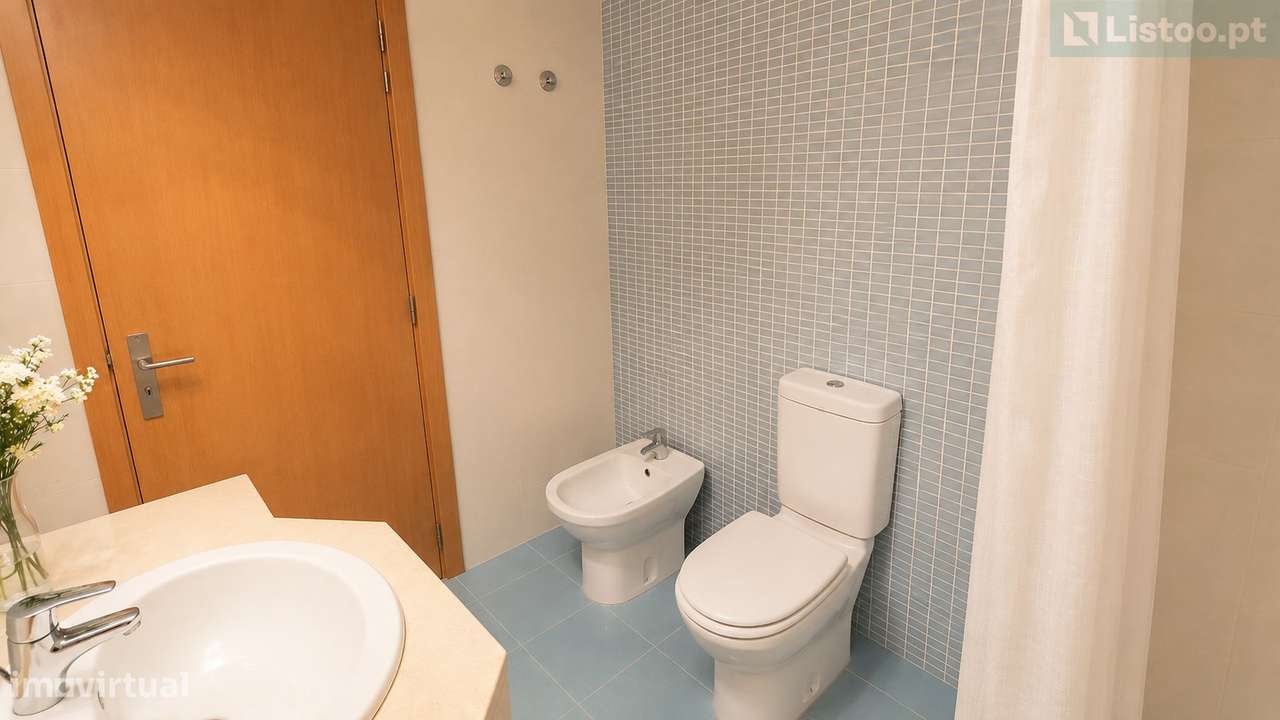 T2 com Sala de 43m2, Parqueamento e Arrecadação na Avenida do Parque,-18