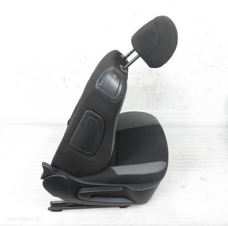 FOTELE KOMPLET PEUGEOT 207 3D - 8