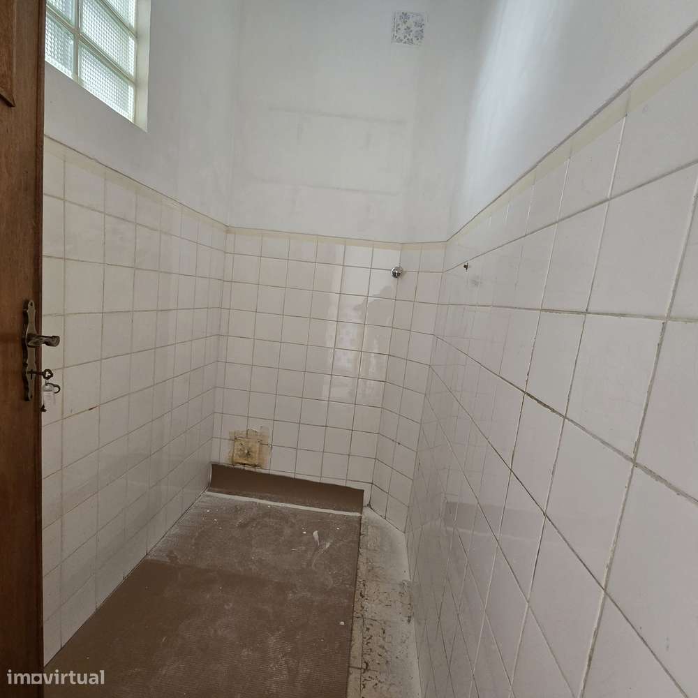 T4/T3 Renovado no Bairro do Liceu-41