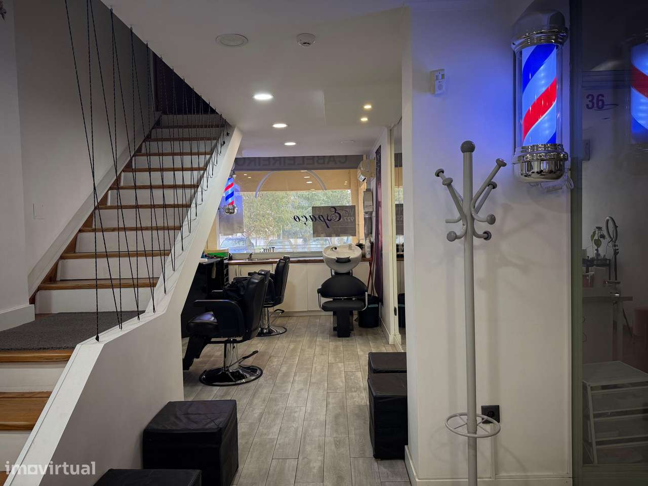 Loja totalmente equipada  – Santo António dos Cavaleiros-11