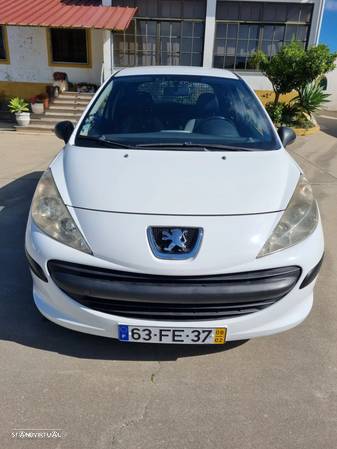 Peugeot 207 - 1