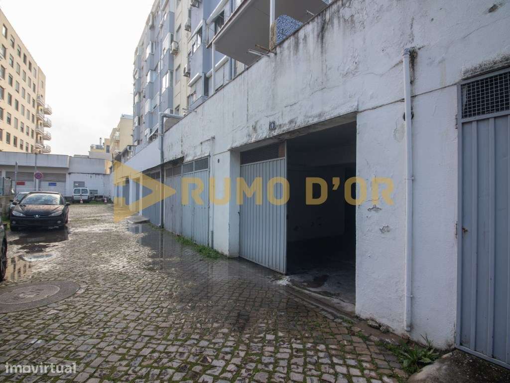 Apartamento T3 com Estacionamento Interno - Vila Franca de Xira-23