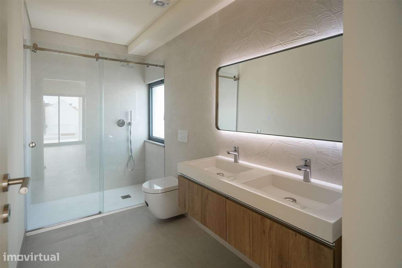 Conforto moderno, piscina privativa e tranquilidade de aldeia às porta-31