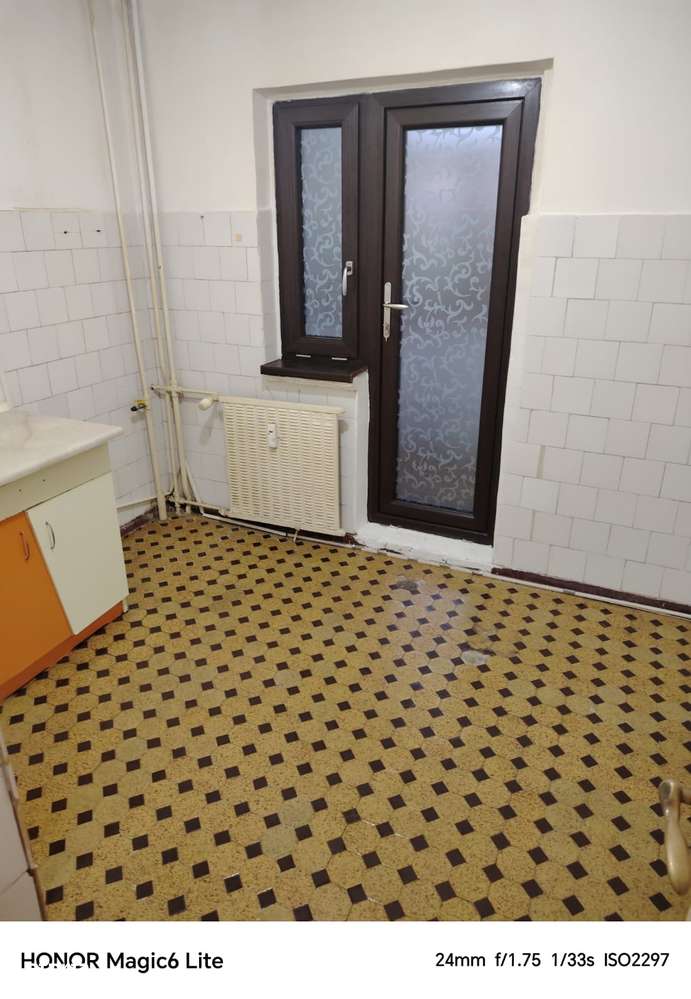 Apartament 2 decomandate Amaradia 54 mp 1/4 liber - Imagine principală: 4/9