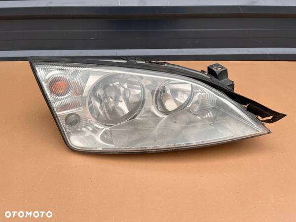 FORD MONDEO MK3 III 99-07R LAMPA PRAWA PRZEDNIA - 1