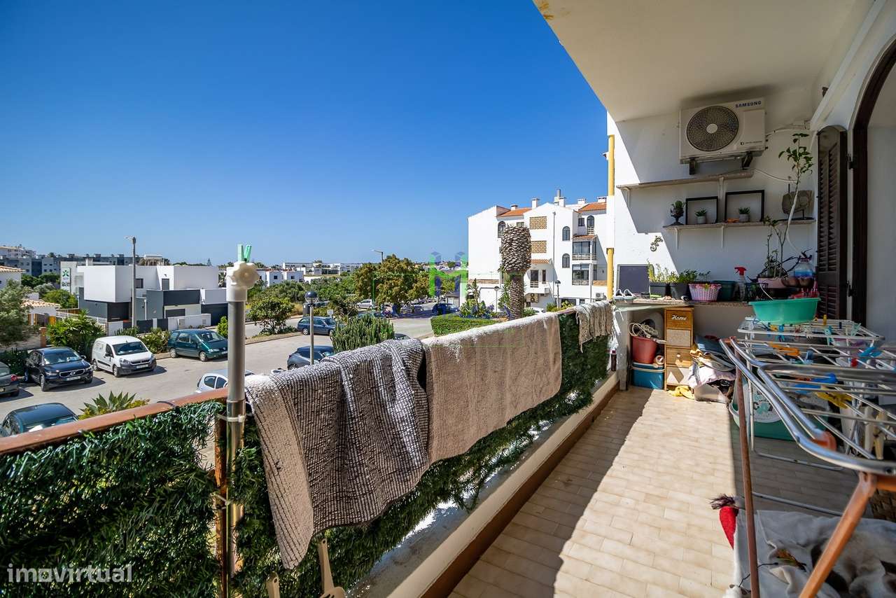 Apartamento T2 com Terraço, virado a sul, numa zona sossegada de Lagos-11