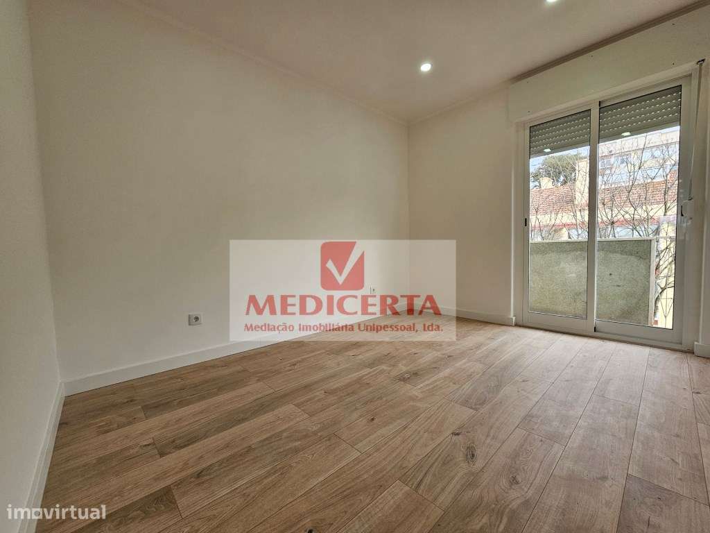 Amadora- Damaia-Cima T4 (104m2) Totalmente remodelado-9