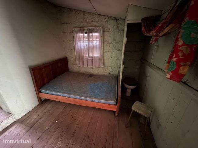 Moradia T2 para restauro sito em Verim / Povoa de Lanhoso-5
