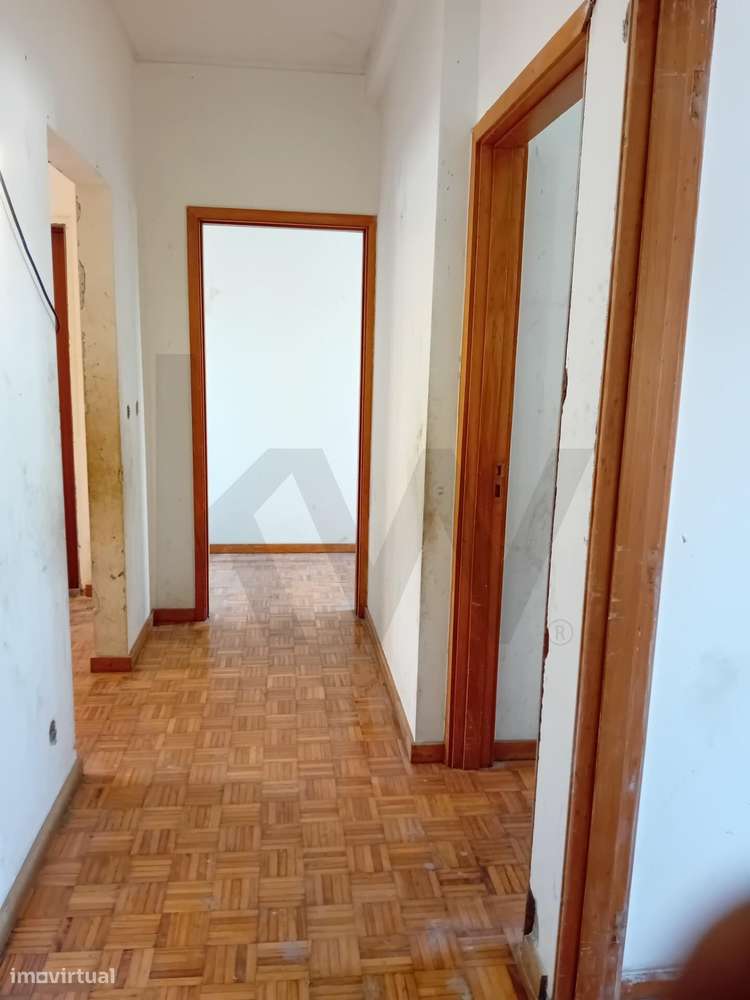 Oportunidade de investimento  para remodelar na Rua de Valpaços - Cerc - Grande imagem: 4/8