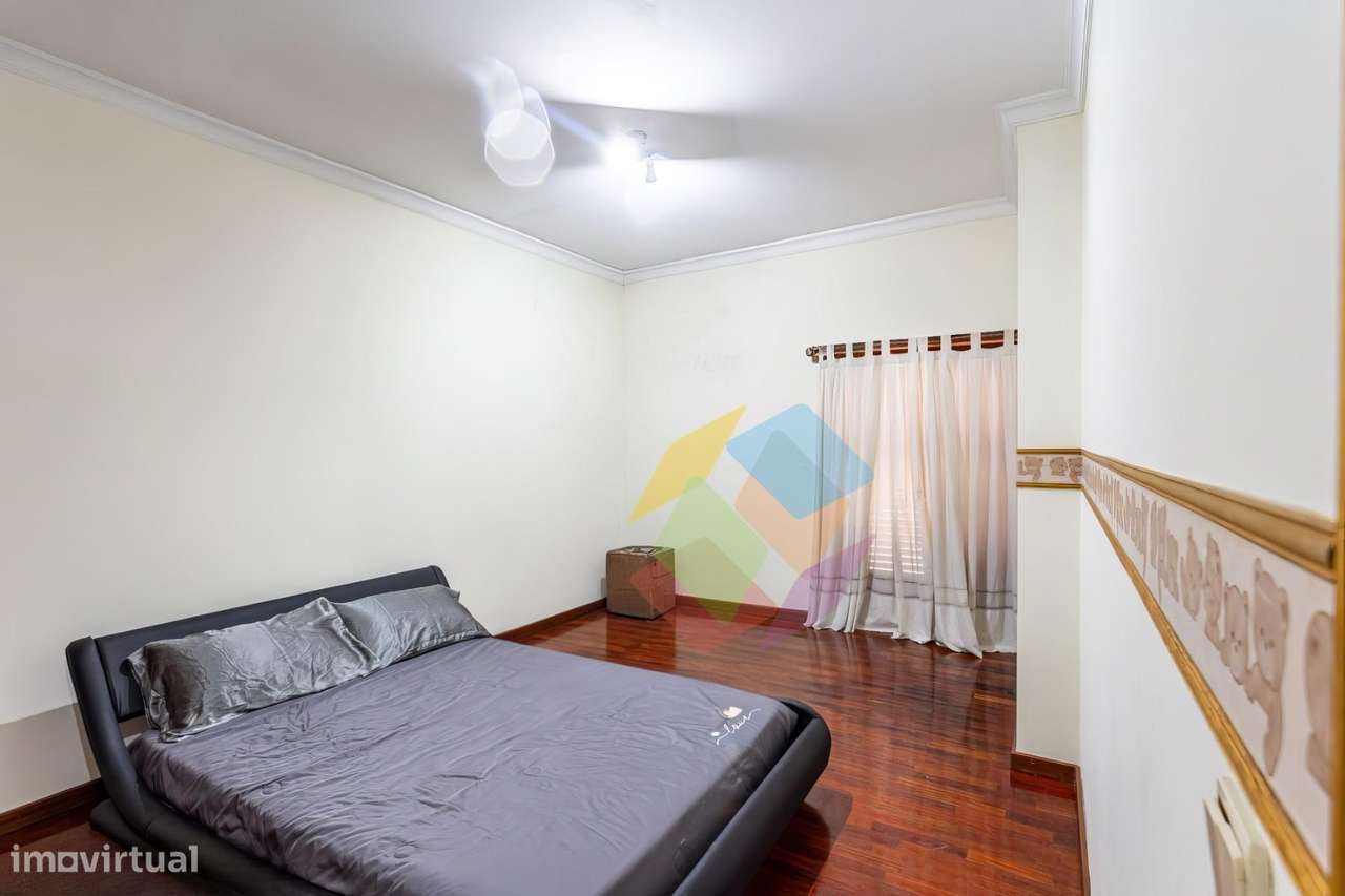 Excelente T2 no Último Andar com Terraços e Garagem em São...-16