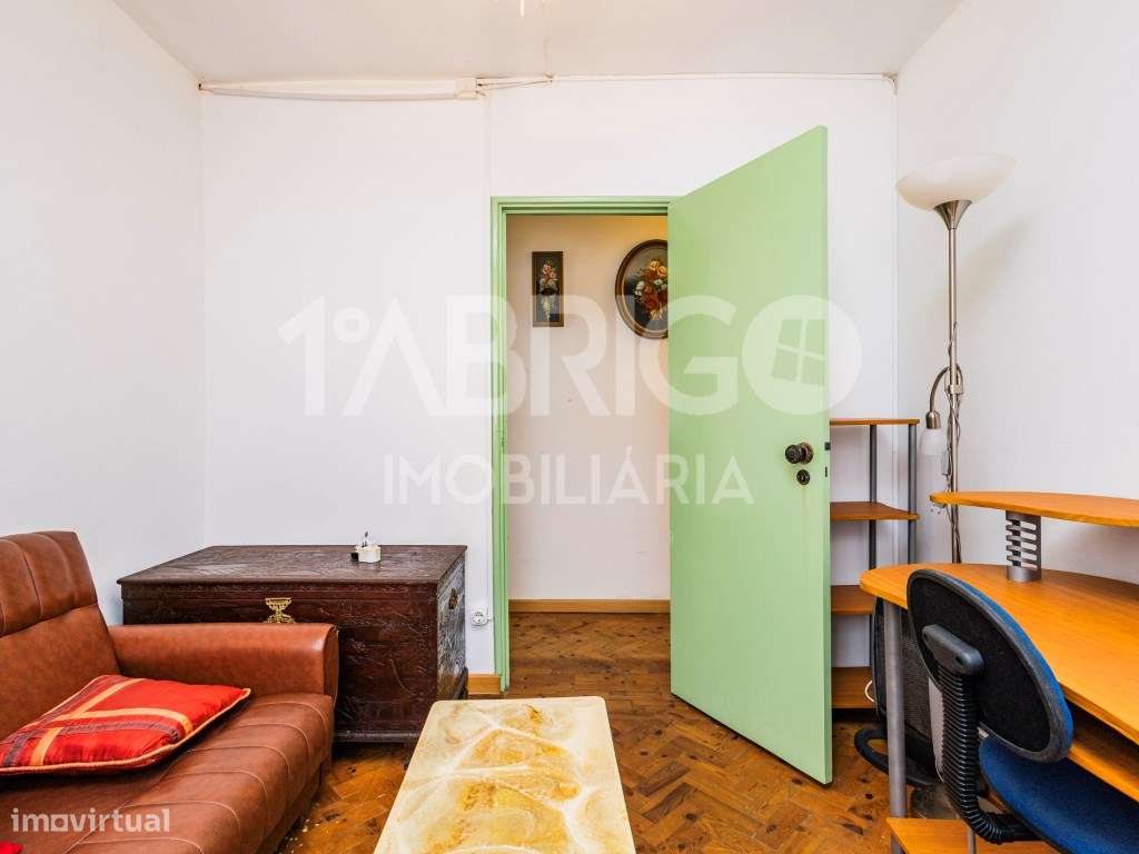 Moradia T3 Central, Oportunidade de Reabilitação (Para venda ao abr...-6