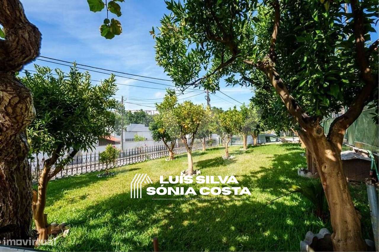 Moradia Independente T6 c/ Anexos, Armazém e Terreno p/ Construção-31