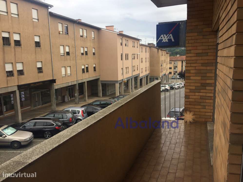 Escritório – Centro da cidade de Barcelos (junto ao campo da feira) - Grande imagem: 3/5